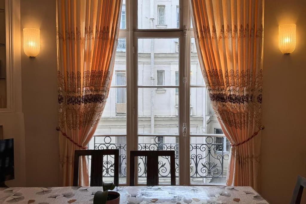 Appartement Grand Proche Champs Elysees